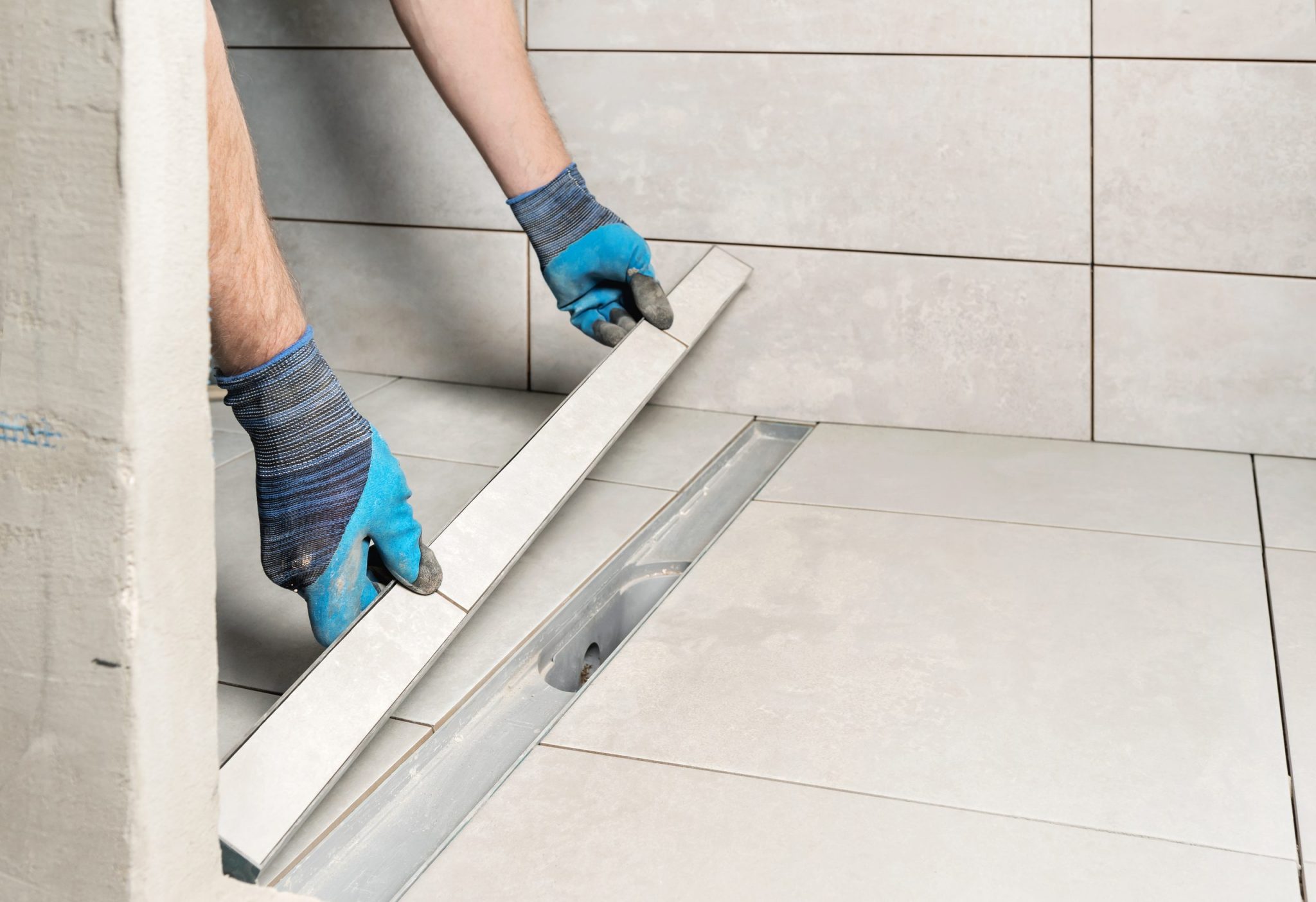 How to Remove Floor Tiles Without Breaking Them [Apr. 2023]